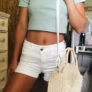 AMERICAN EAGLE WHITE SUPER STRETCH SHORTS